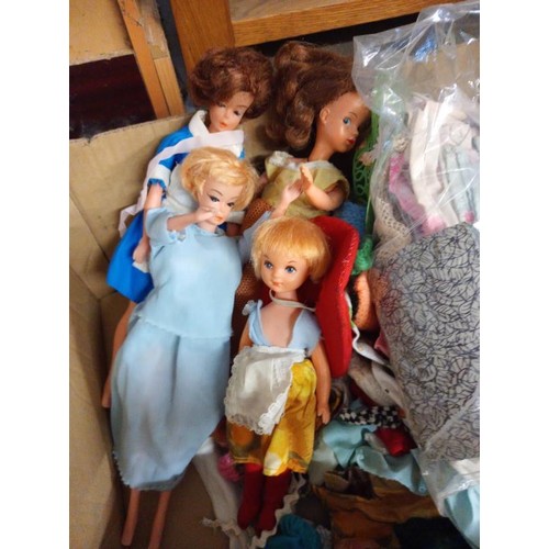 726 - A box of Sindy/Barbie STYLE/type Dolls with clothing