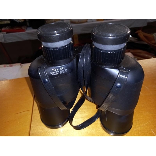 107 - 2 x binoculars Halina Discovery 10 x 40 & Regent 10 x 50