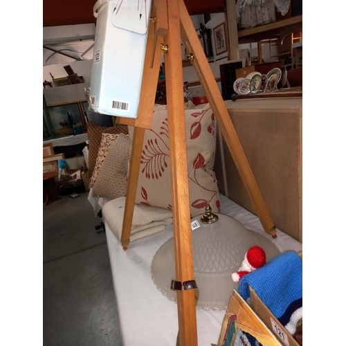 123 - A wooden artists easel