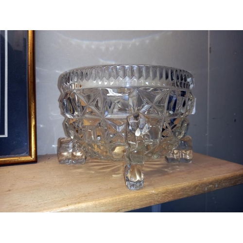 16 - A 1930's art deco glass fruit bowl