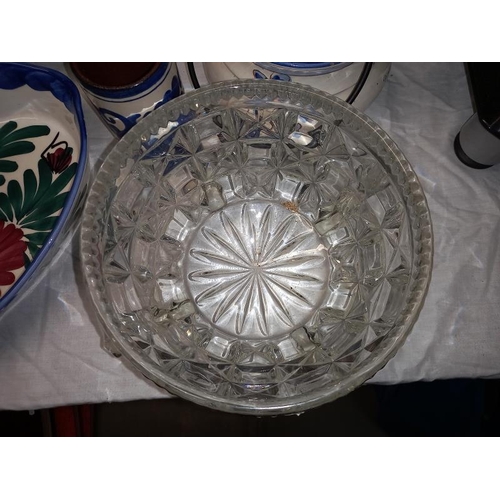 16 - A 1930's art deco glass fruit bowl