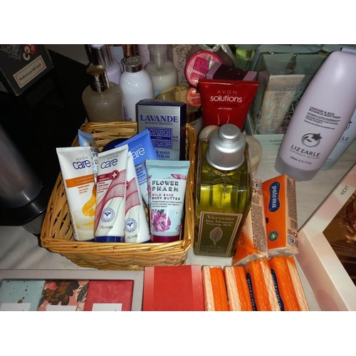 17 - A large selection of ladies toiletries etc