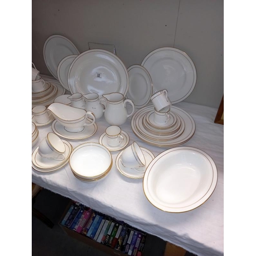 32 - A Royal Worcester bone china 'Contessa' dinner service