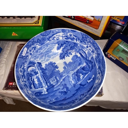 80 - A Copeland Spode blue and white bowl