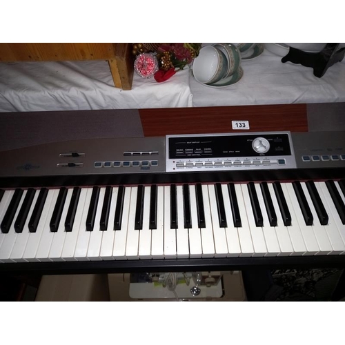 133 - A Gear 4 music SP5100 electric organ