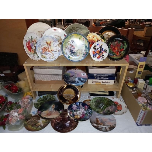 161 - A good selection of collectors cabinet plates including Chinese