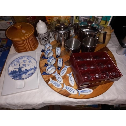 170 - Vintage boxed stainless steel tea set & other kitchen items including solid wood Lazy Susan etc.