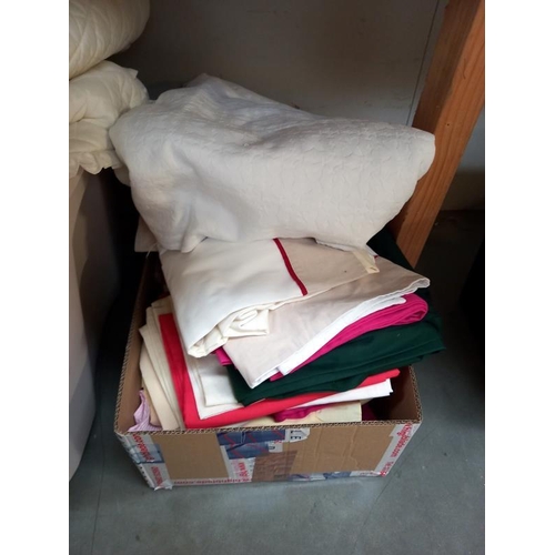 194 - 3 boxes of sheets, mainly doubles, plus double duvet covers, single bed cover & pillow cases