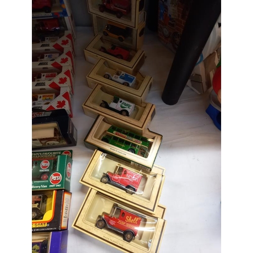 221 - 29 boxed die cast model vans, mostly Lledo including Vanguard Morris minor traveller