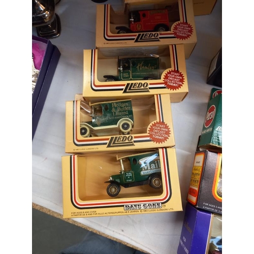 221 - 29 boxed die cast model vans, mostly Lledo including Vanguard Morris minor traveller