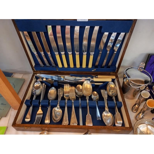 222 - A quantity of silver plate including goblets, lobster forks & cased cutlery etc.