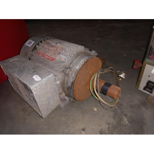 255 - A 1.5 horse power 240V electric motor (COLLECT ONLY)