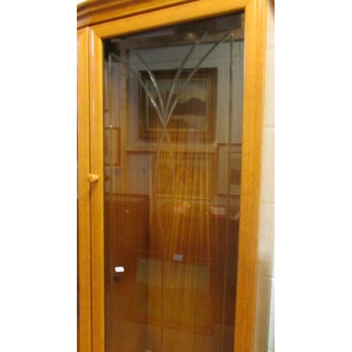 1459 - A superb quality pale mahogany display cabinet with etched glass doors, in as new condition. COLLECT... 