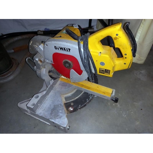 272 - A Dewalt circular saw. (COLLECT ONLY.)