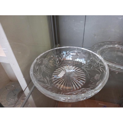 292 - 2 cut glass bowls & a plate with similar decoration