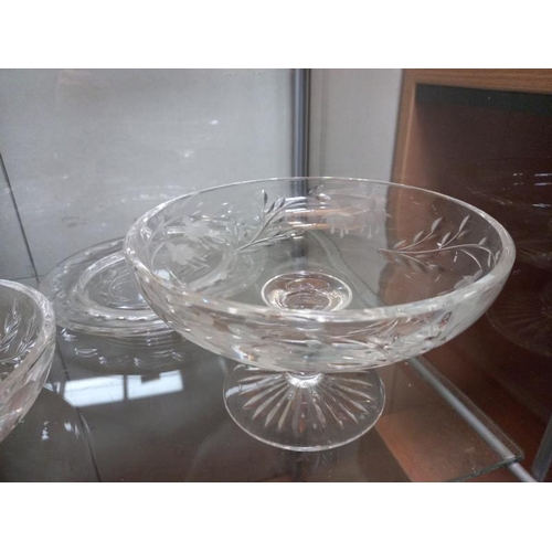 292 - 2 cut glass bowls & a plate with similar decoration