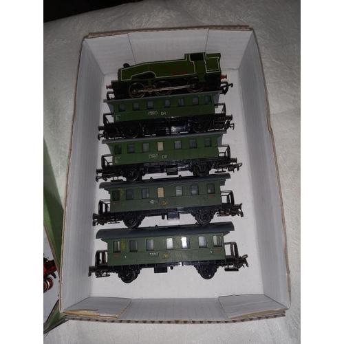 319 - A selection of 00/H0 gauge locomotives & coaches including Piko, Lima, Bachmann & Santa Fe etc. (2 b... 