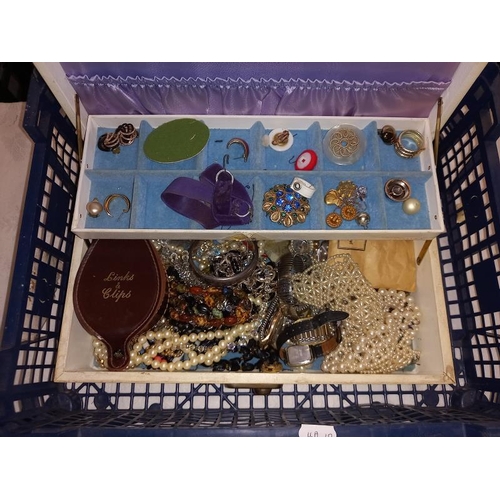 344 - 2 jewellery boxes & contents