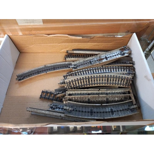 359 - A quantity of Marklin 3 rail H0/00 model railway track