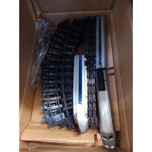 366 - A plastic battery operated train set 23mm track, made in China