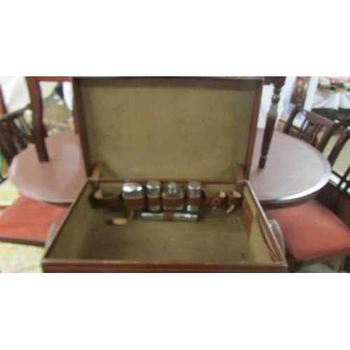 1487 - A vintage leather vanity case, COLLECT ONLY.