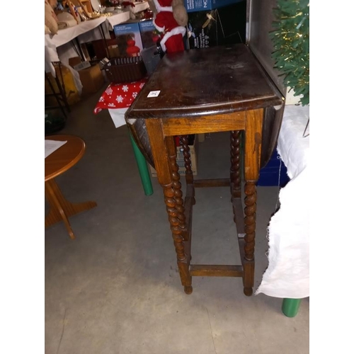 367 - 1930's oak barley twist gate leg table