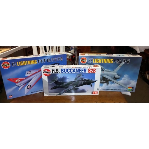 381 - 3 boxed Airfix 1/48 scale model aircraft 08100 H S Buccaneer, 09178 Lightning, 09179 Lightning, cont... 