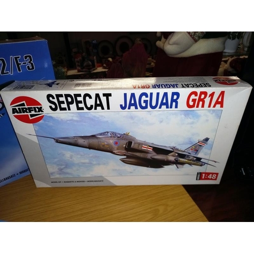 416 - 3 boxed airfix 1/48 aircraft kits 07104 sepecat jaguar gr1, 07104 sepecat jaguar gr3, 09179 lightnin... 