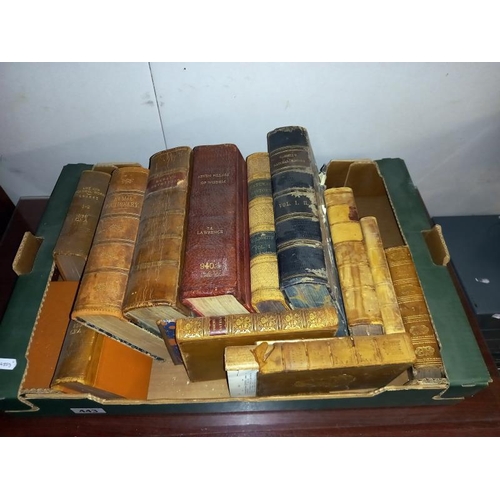 443 - A quantity of antiquarian and collectable books