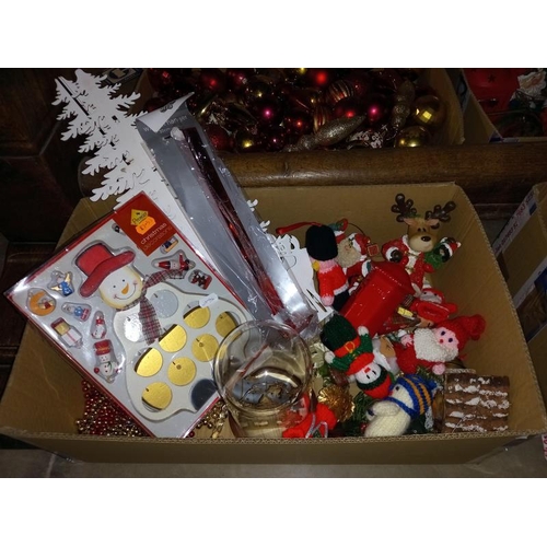 449 - 4 boxes of Christmas decorations