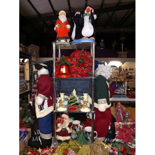 452 - A large lot of Christmas decorations