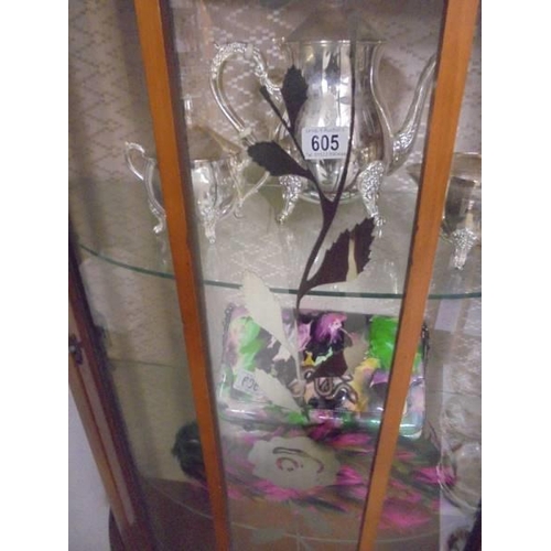 607 - A 1950's china cabinet with etched glass door. COLLECT ONLY.