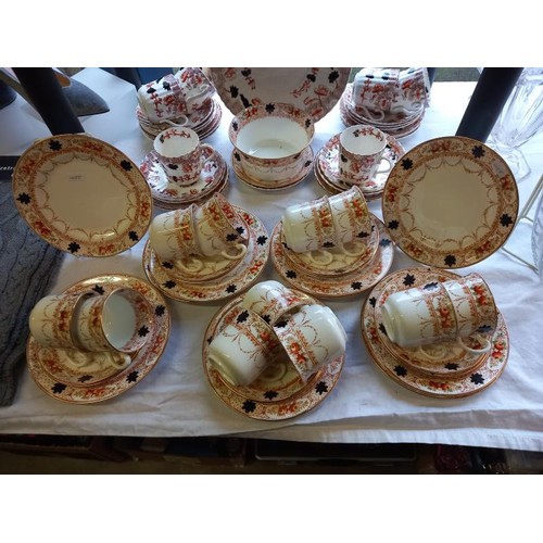 890 - A Royal Vale bone china tea set & 1 other