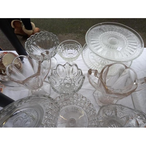 891 - A good selection of vintage moulded glass including vases & cake stands etc.