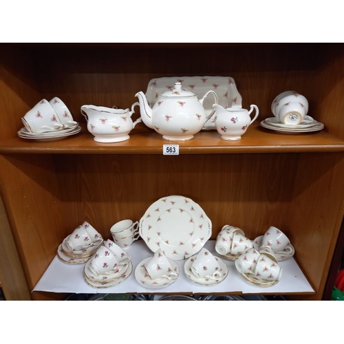 563 - A mixed lot of tea sets of same/similar designs (2 shelves)