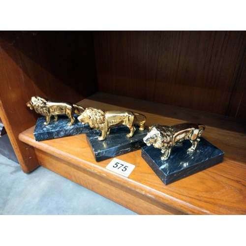 575 - 3 Lions International marble based paperweights