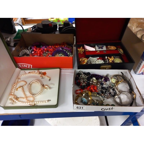 631 - A good lot of costume jewellery (1 box A/F)