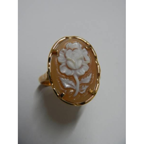 3 - A 14kt gold ring set rose cut cameo, size R half, 3.6 grams.