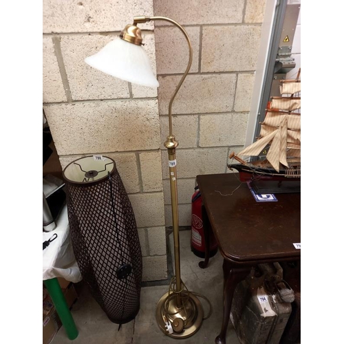 789 - A brass effect floor standing standard lamp (COLLECT ONLY)