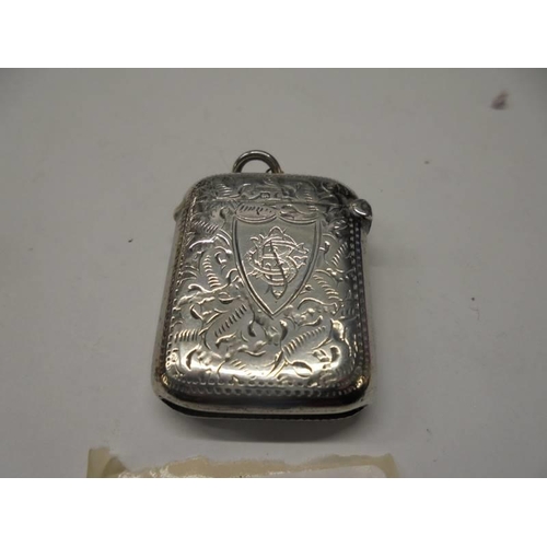 73 - A silver vesta case, 18.8 grams.