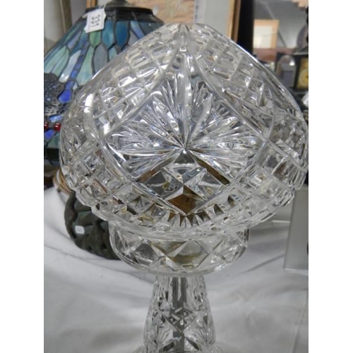 364 - A crystal table lamp, needs re-wiring.