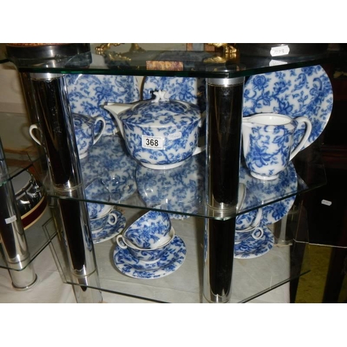 368 - A blue and white 1814-1839 Hutschenreuther Hohenberg tea set (missing two saucers).