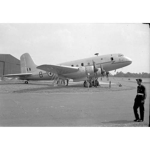 180 - 5.	Negatives – A historic aeronautical archive consisting of ten albums containing c. 1000 original ... 