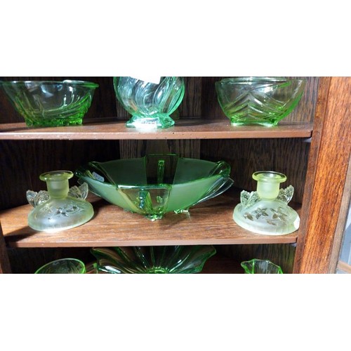 1230 - 9 pieces of uranium deco green glass