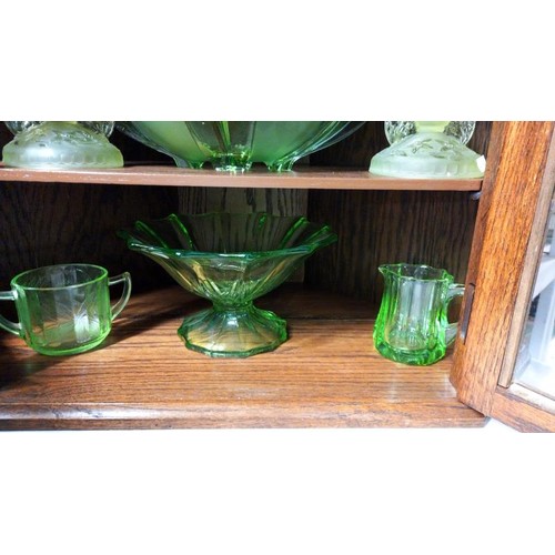 1230 - 9 pieces of uranium deco green glass