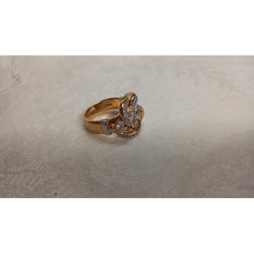 97 - A gents diamond cluster design ring, total diamond weight 3.25 carats, set in gold mount, total gold... 