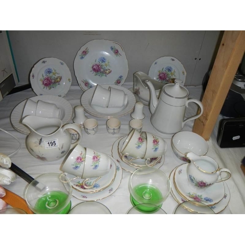 195 - A mixed lot of tea ware etc.,