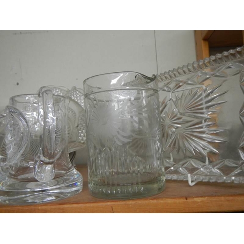 782 - A good lot of vintage moulded glass including tankards, bowls etc.,