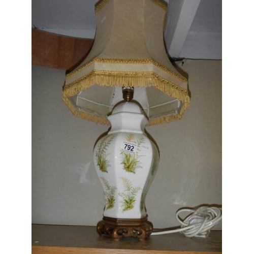 792 - An oriental style ginger jar table lamp.