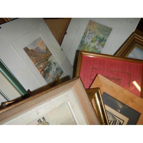 862 - A box of various prints and frames. COLLECT ONLY.